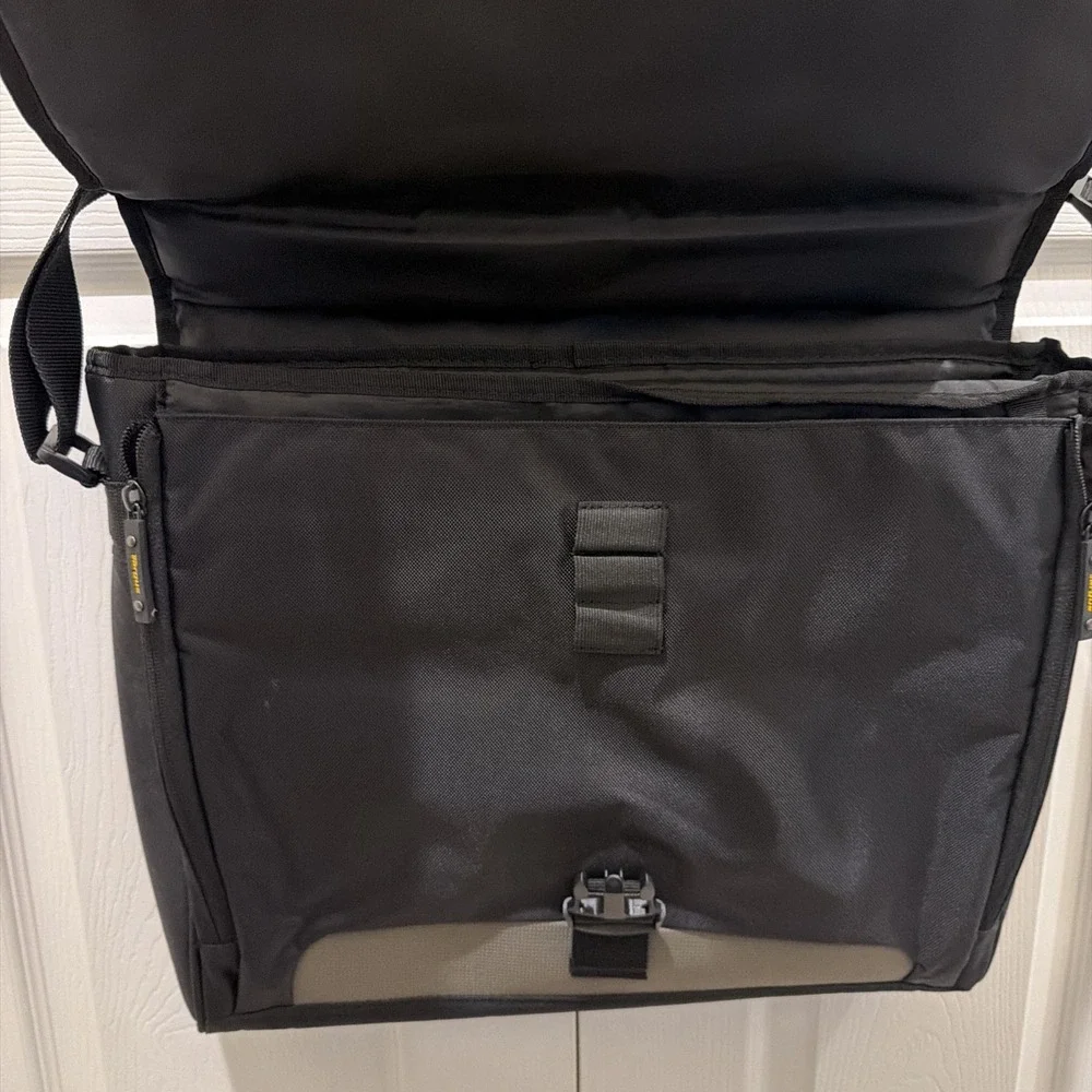 Targus Citygear Laptop Bag Cross Body Nylon 16x12x3 Black Travel School Business